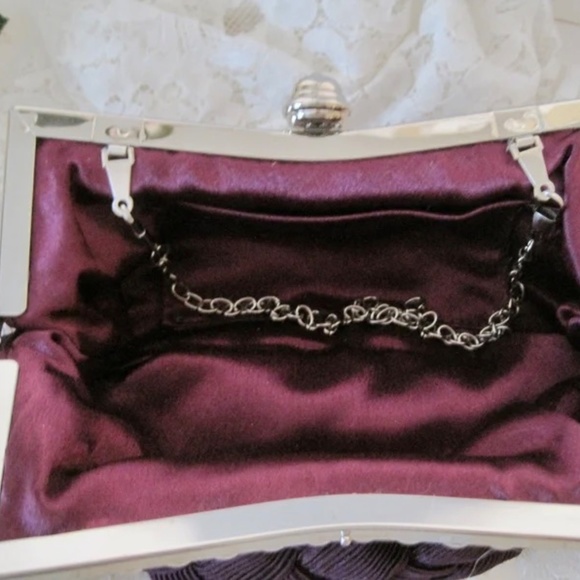 Clutch Purple BN Handmade Flower Clutch - Picture 7 of 7